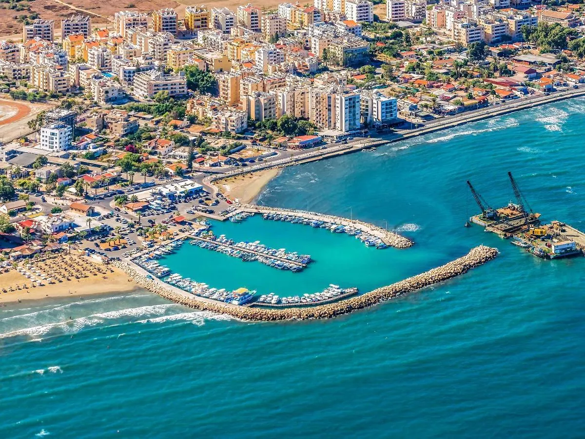 Sanders Crystal Larnaca Apartment